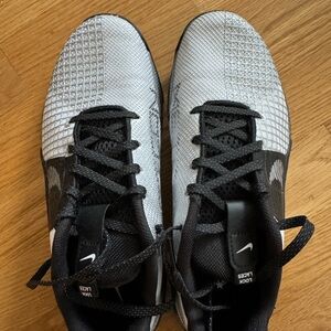 Nike Metcon Black and Silver Athletic Shoes